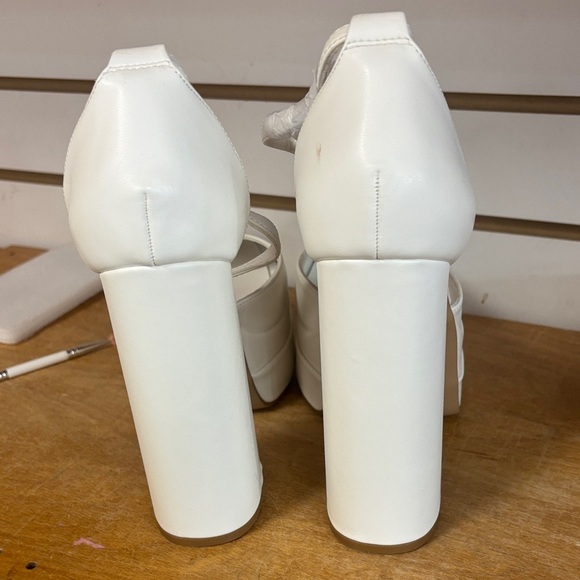 Dream Pairs White  Ankle strap Chunky Platform Pumps - Picture 3 of 6